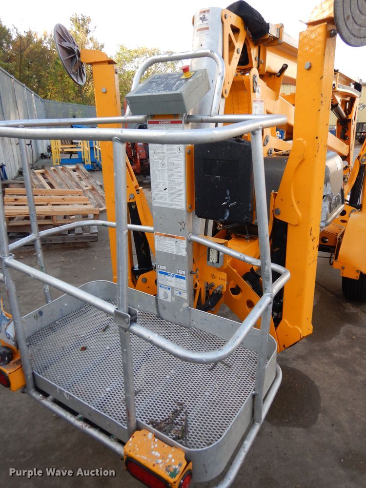 image for item HA9853 2014 Haulotte 4527A  boom lift