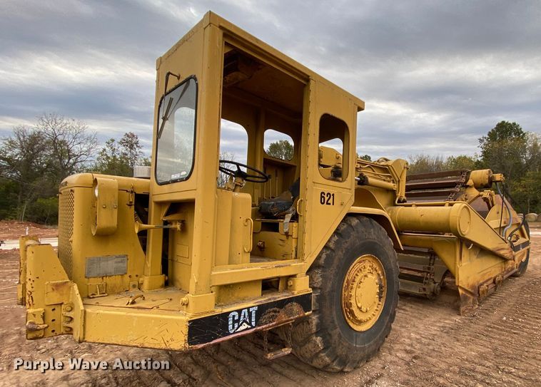 image for item HE9885 1968 Caterpillar J621  elevating scraper