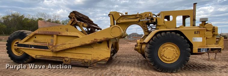 image for item HE9885 1968 Caterpillar J621  elevating scraper