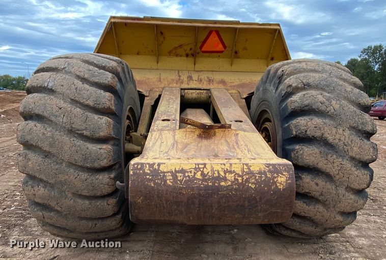 image for item HE9885 1968 Caterpillar J621  elevating scraper