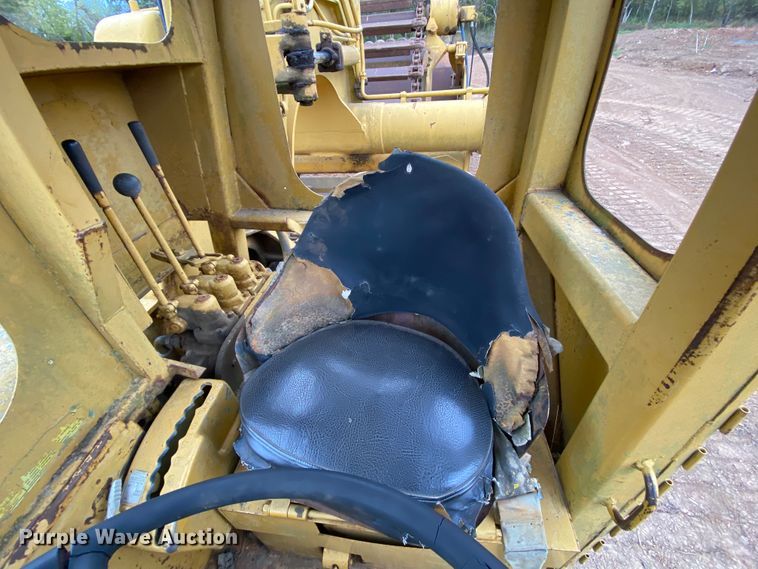 image for item HE9885 1968 Caterpillar J621  elevating scraper