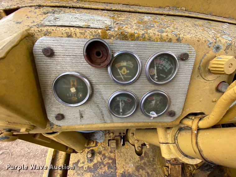 image for item HE9885 1968 Caterpillar J621  elevating scraper