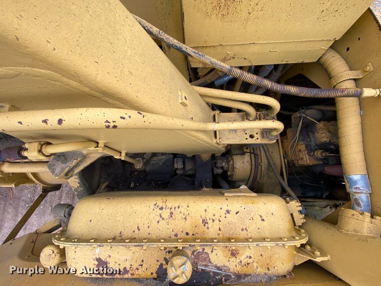 image for item HE9885 1968 Caterpillar J621  elevating scraper