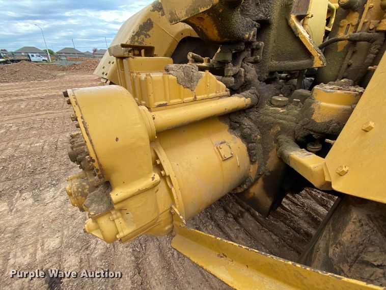 image for item HE9885 1968 Caterpillar J621  elevating scraper