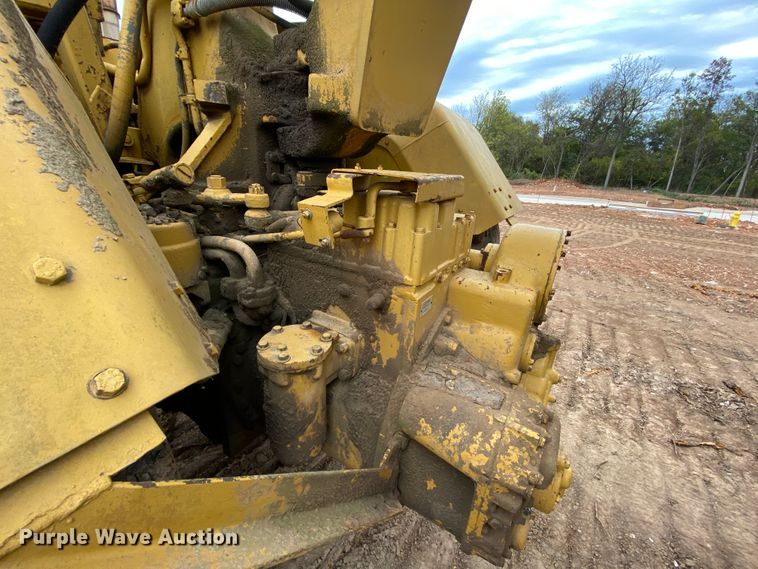 image for item HE9885 1968 Caterpillar J621  elevating scraper