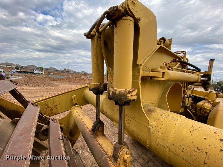 image for item HE9885 1968 Caterpillar J621  elevating scraper