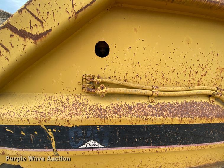 image for item HE9885 1968 Caterpillar J621  elevating scraper