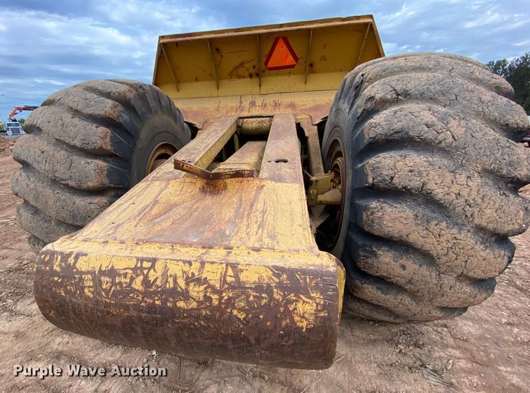 image for item HE9885 1968 Caterpillar J621  elevating scraper