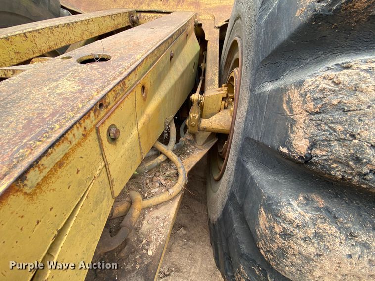 image for item HE9885 1968 Caterpillar J621  elevating scraper