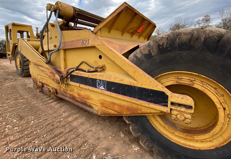 image for item HE9885 1968 Caterpillar J621  elevating scraper