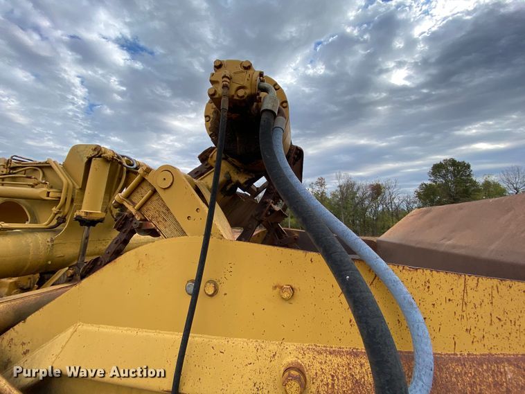 image for item HE9885 1968 Caterpillar J621  elevating scraper