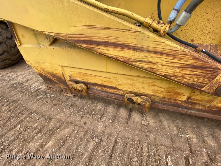 image for item HE9885 1968 Caterpillar J621  elevating scraper