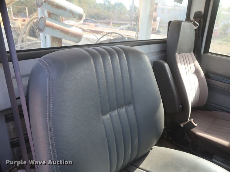 image for item HJ9307 2000 Chevrolet C8500  bucket truck