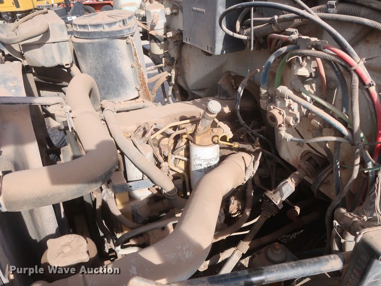 image for item HJ9307 2000 Chevrolet C8500  bucket truck