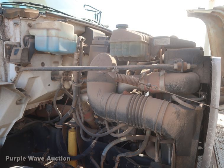 image for item HJ9307 2000 Chevrolet C8500  bucket truck