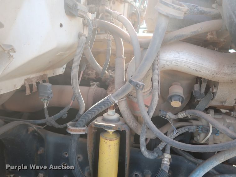 image for item HJ9307 2000 Chevrolet C8500  bucket truck