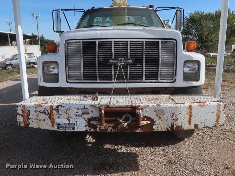 image for item HJ9307 2000 Chevrolet C8500  bucket truck