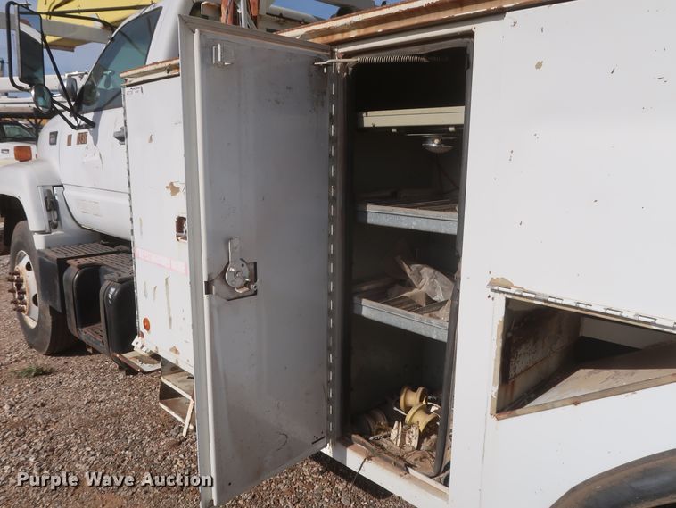 image for item HJ9307 2000 Chevrolet C8500  bucket truck