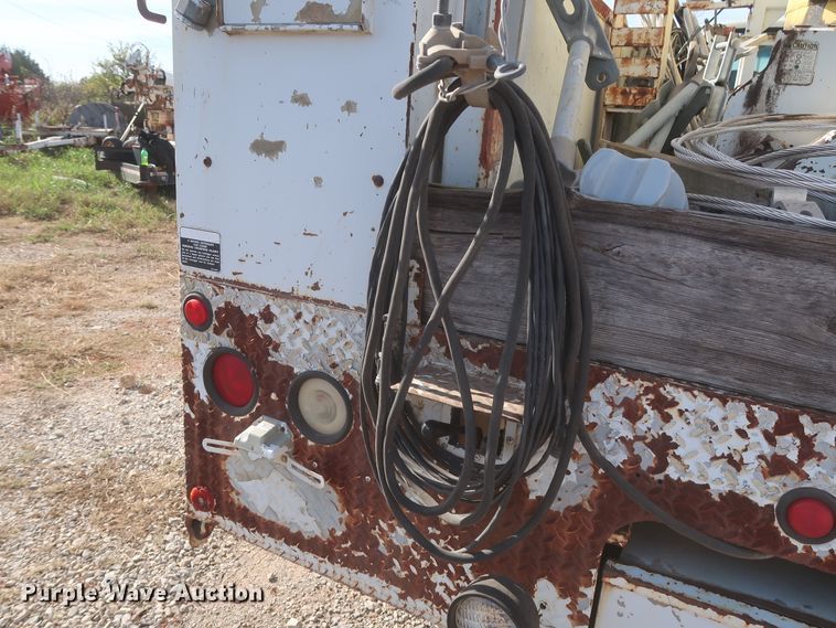 image for item HJ9307 2000 Chevrolet C8500  bucket truck