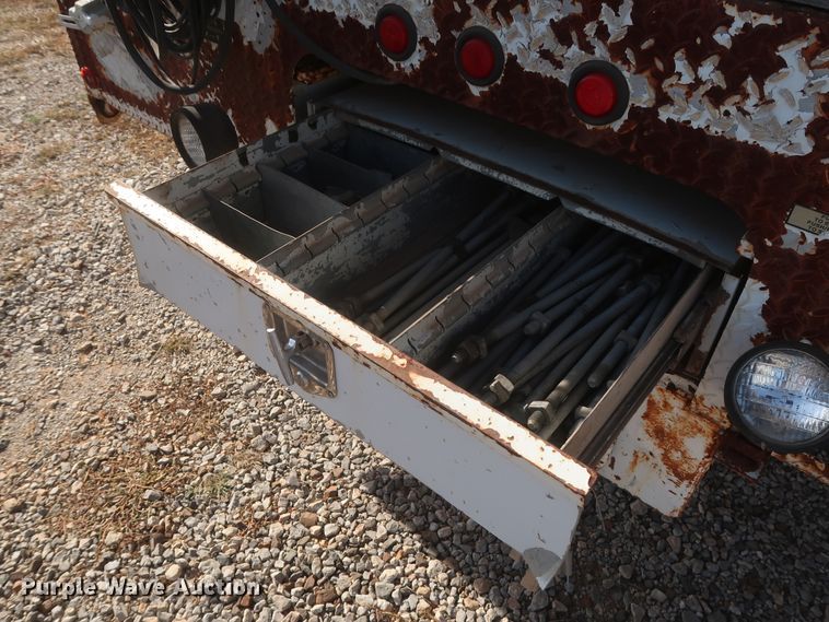 image for item HJ9307 2000 Chevrolet C8500  bucket truck