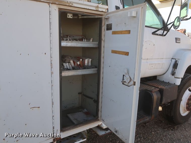 image for item HJ9307 2000 Chevrolet C8500  bucket truck