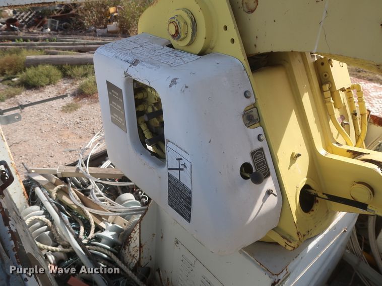 image for item HJ9307 2000 Chevrolet C8500  bucket truck