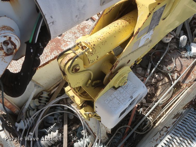 image for item HJ9307 2000 Chevrolet C8500  bucket truck