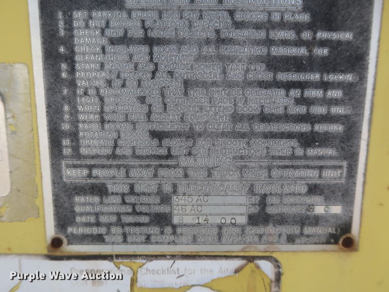 image for item HJ9307 2000 Chevrolet C8500  bucket truck