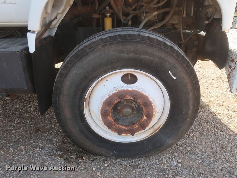 image for item HJ9307 2000 Chevrolet C8500  bucket truck