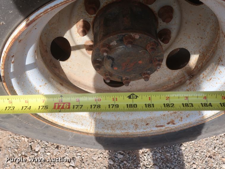 image for item HJ9307 2000 Chevrolet C8500  bucket truck