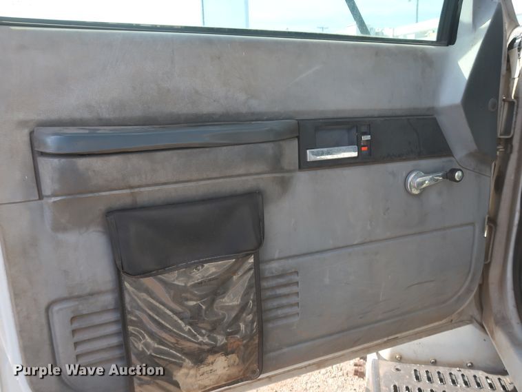 image for item HJ9308 1998 Chevrolet C7500  digger derrick truck