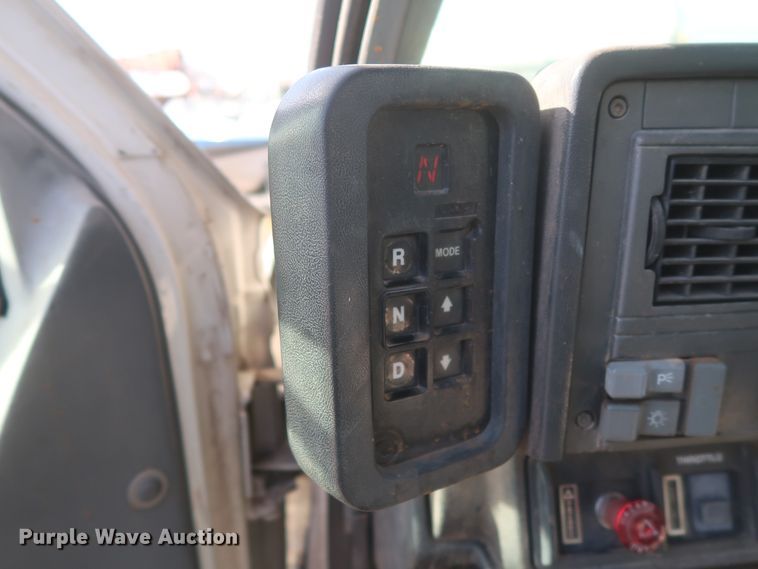 image for item HJ9308 1998 Chevrolet C7500  digger derrick truck