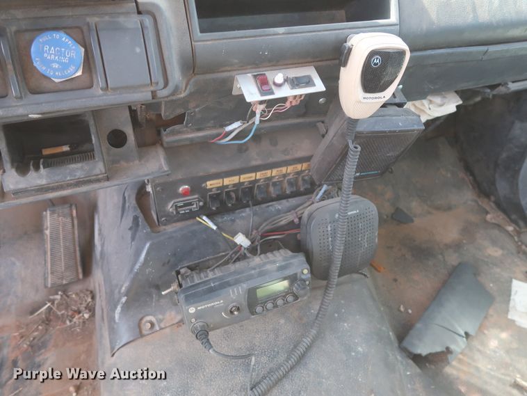 image for item HJ9308 1998 Chevrolet C7500  digger derrick truck