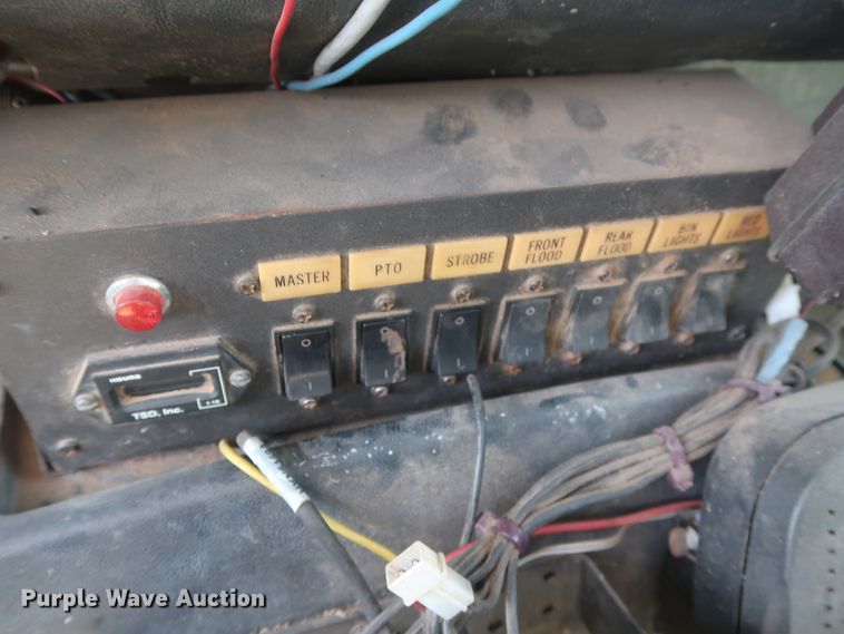 image for item HJ9308 1998 Chevrolet C7500  digger derrick truck