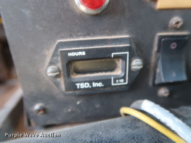 image for item HJ9308 1998 Chevrolet C7500  digger derrick truck