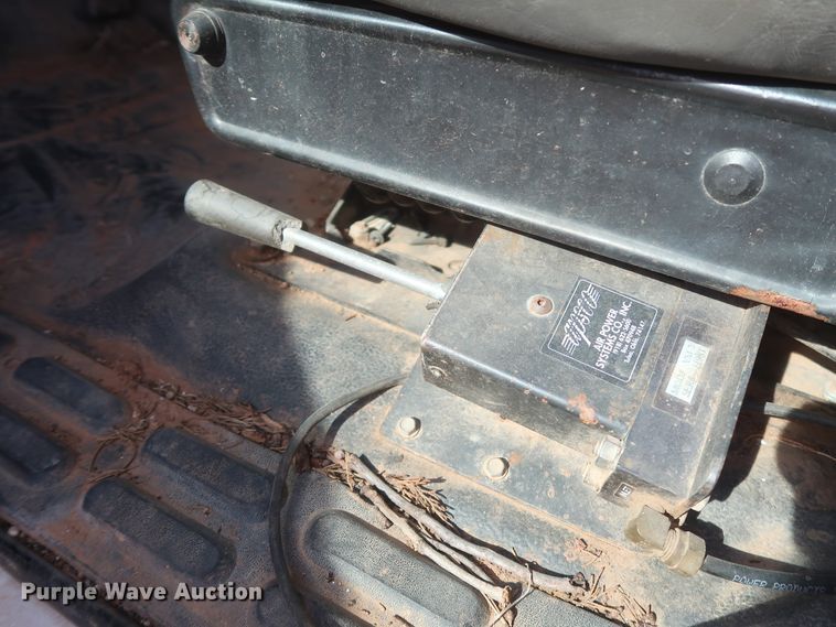 image for item HJ9308 1998 Chevrolet C7500  digger derrick truck