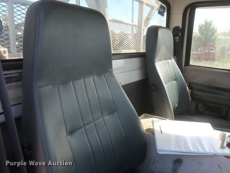 image for item HJ9308 1998 Chevrolet C7500  digger derrick truck