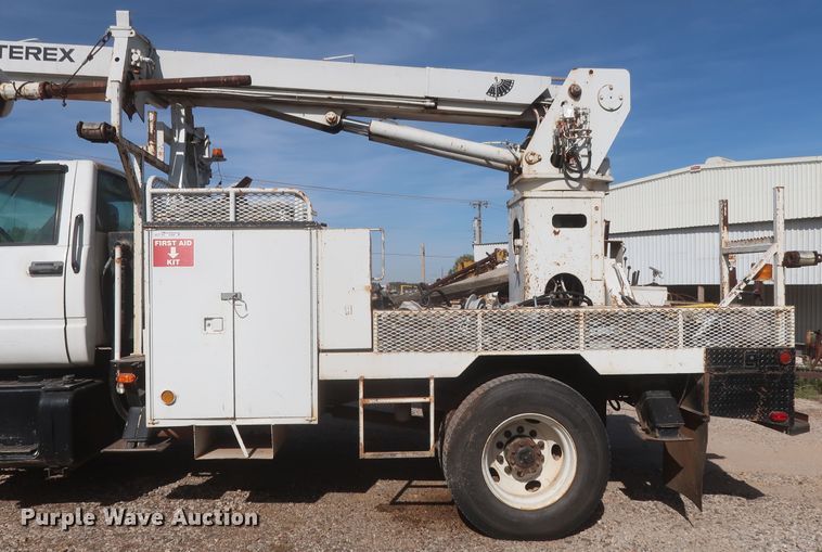 image for item HJ9308 1998 Chevrolet C7500  digger derrick truck