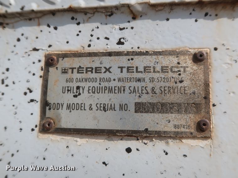 image for item HJ9308 1998 Chevrolet C7500  digger derrick truck