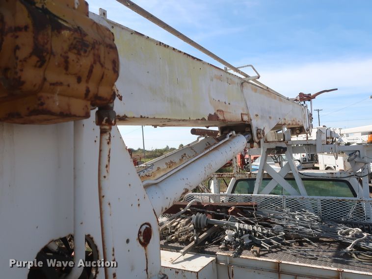 image for item HJ9308 1998 Chevrolet C7500  digger derrick truck