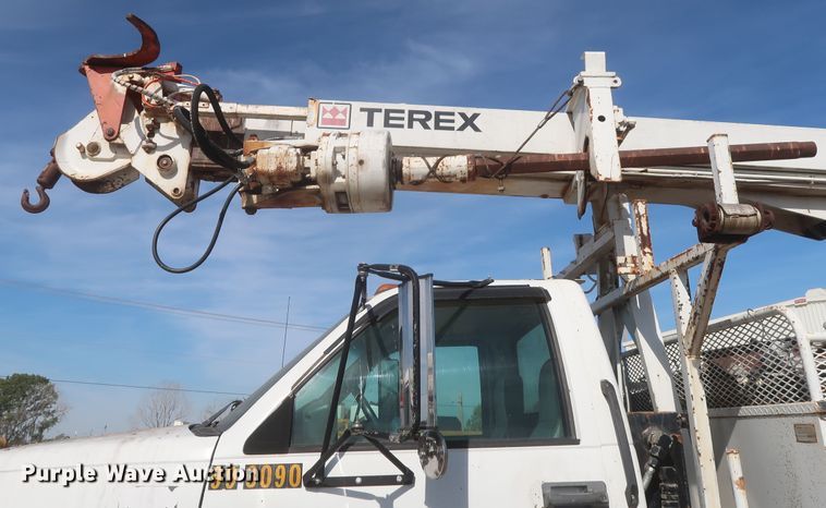 image for item HJ9308 1998 Chevrolet C7500  digger derrick truck