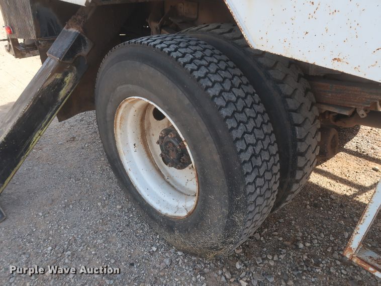 image for item HJ9308 1998 Chevrolet C7500  digger derrick truck