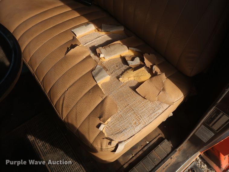 image for item HJ9309 1992 International 4700  bucket truck