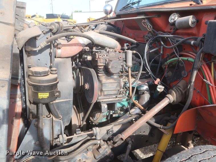 image for item HJ9309 1992 International 4700  bucket truck