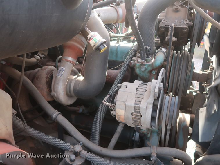 image for item HJ9309 1992 International 4700  bucket truck