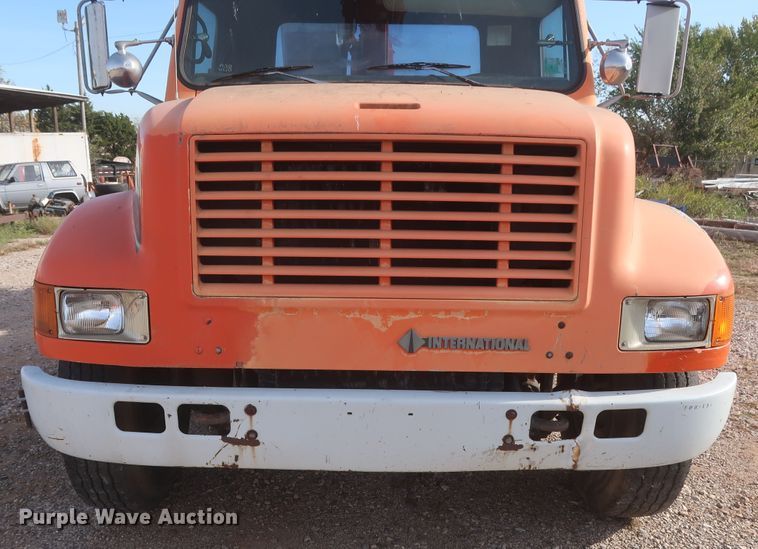 image for item HJ9309 1992 International 4700  bucket truck