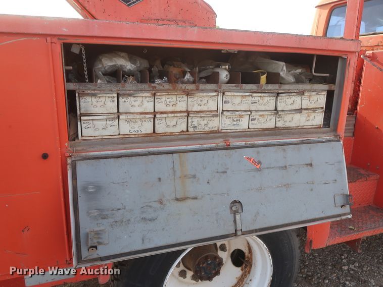 image for item HJ9309 1992 International 4700  bucket truck