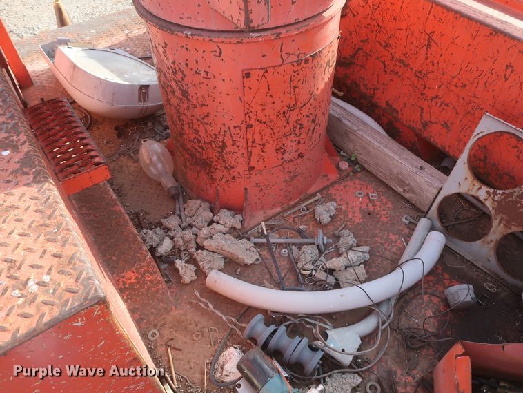 image for item HJ9309 1992 International 4700  bucket truck