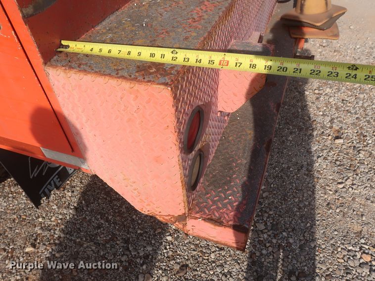 image for item HJ9309 1992 International 4700  bucket truck