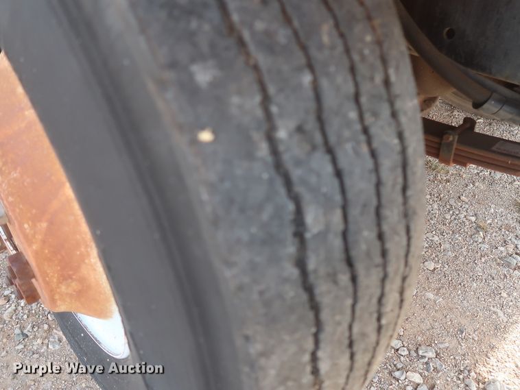 image for item HJ9309 1992 International 4700  bucket truck